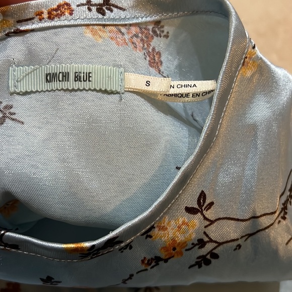 EUC Kimchi Blue satin floral dress - Picture 7 of 9